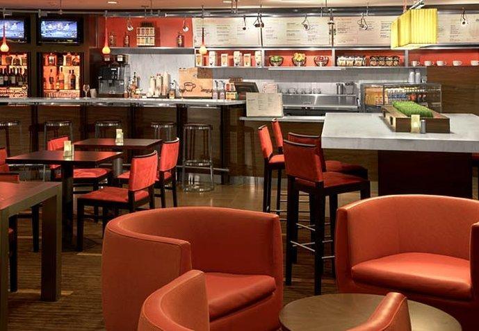 Отель Courtyard By Marriott Providence Уорик Экстерьер фото